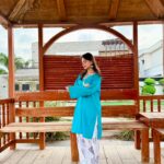 Ferozi Farshi set